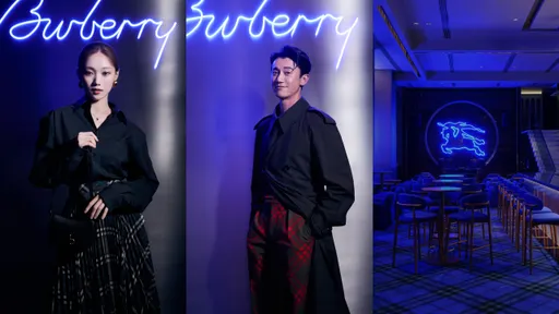 BURBERRY香港開起騎士酒吧 李聖經拎美包與吳慷仁來朝聖
