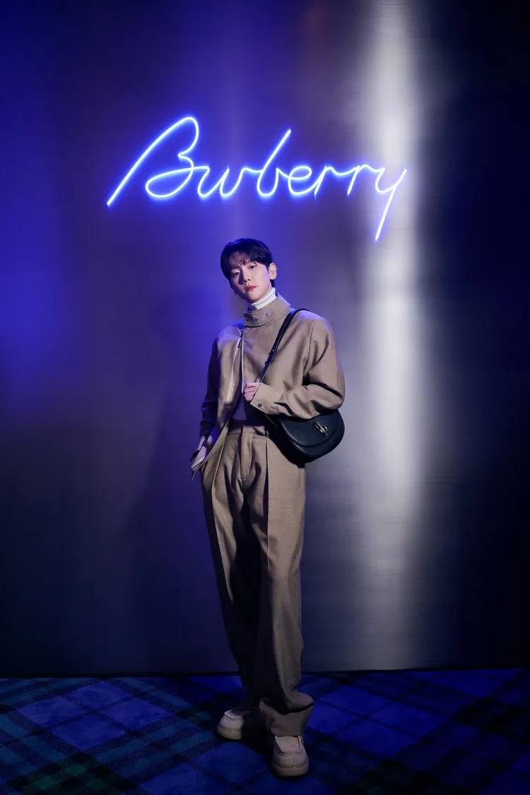 伯賢出席BURBERRY酒吧開幕活動。品牌提供