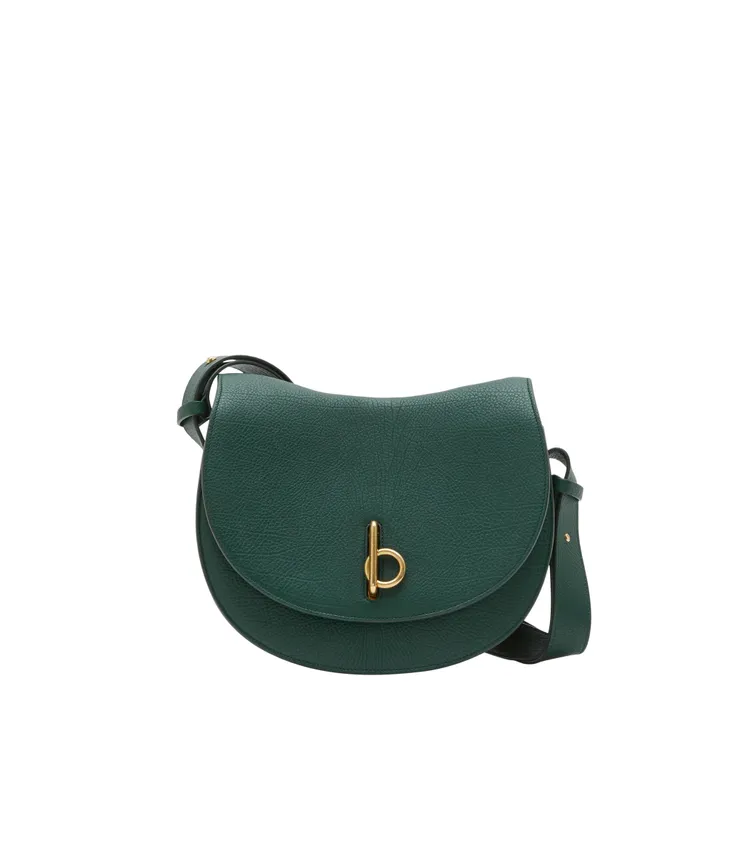 Burberry Rocking Horse中型藤蔓色粒面小牛皮肩背包，9萬9000元。品牌提供