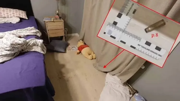 小熊維尼現場遺體照，旁邊還有彈殼。圖／翻攝自bild.de