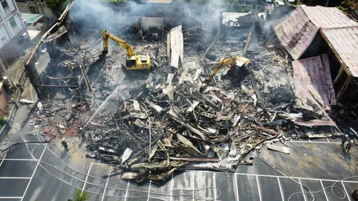 苗栗千葉火鍋二度起火 400坪店面燒光光!損失初估數千萬