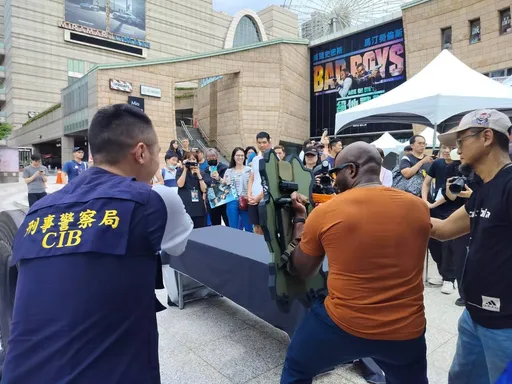 絕地戰警首映會!刑事局舖天蓋地投放防詐訊息 提升民眾識詐能力