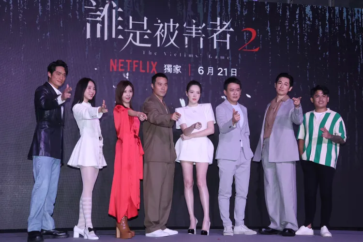 張再興（右起）、藤岡靛、王識賢、許瑋甯、張孝全、蘇慧倫、李沐、劉俊謙出席記者會。彭欣偉攝