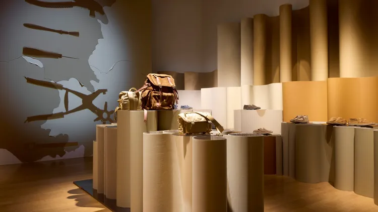 TOD’S 2025年春夏男裝系列端出嶄新配件。品牌提供