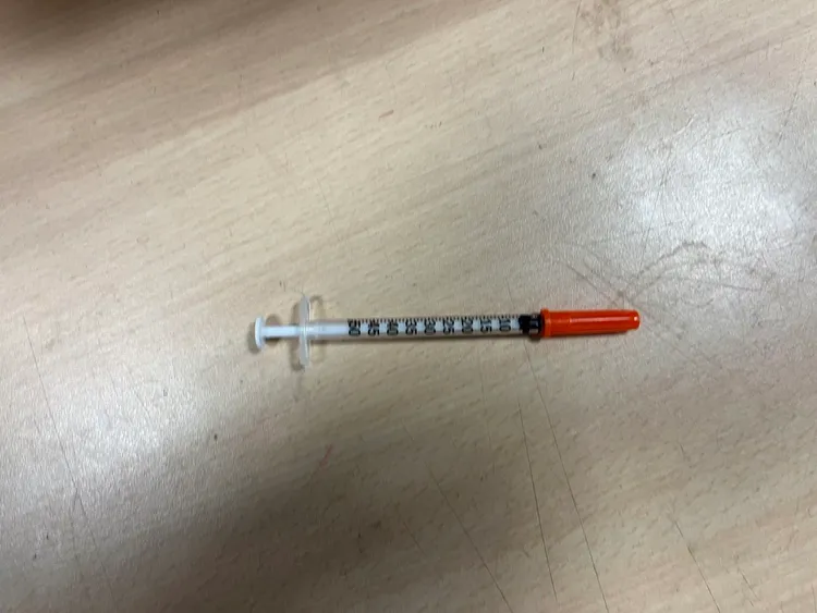 警方查獲毒品注射器。桃園警分局提供