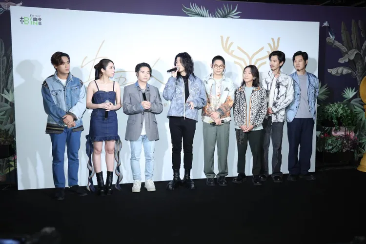 麋先生與告五人同屬「相信音樂」，雙雙入圍金曲最佳樂團。娛樂中心攝