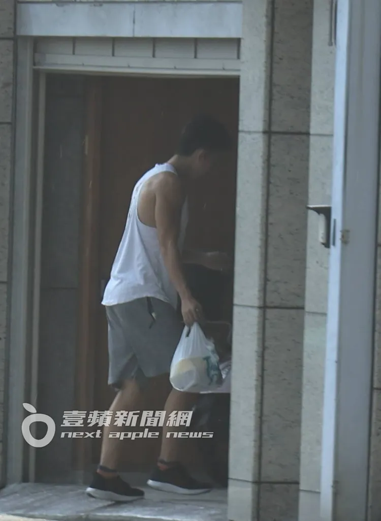 孫安佐沒帶家門鑰匙，改從車庫進入。特勤中心攝