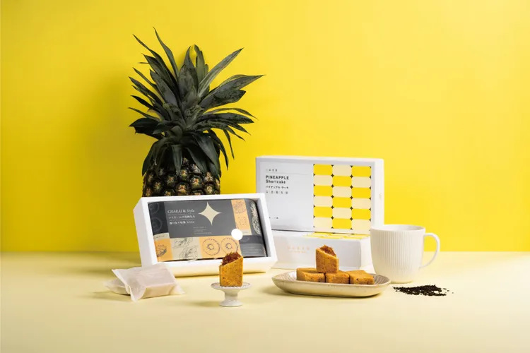 三萩茶會年銷五千盒的「茶香鳳梨酥」450元，全程堅持無添加蛋、奶製品，讓蔬食者或食材過敏者也能安心食用。業者提供