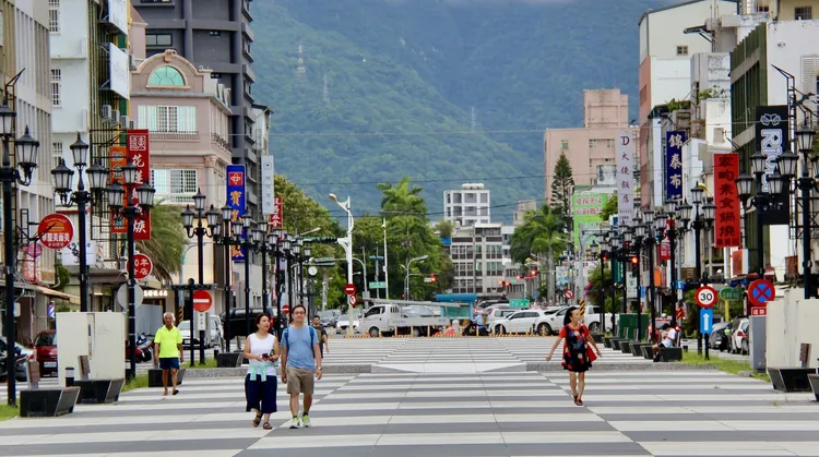為幫助花蓮復甦，行政院在振興花蓮觀光經費部分編列15.84億元。花蓮縣臉書