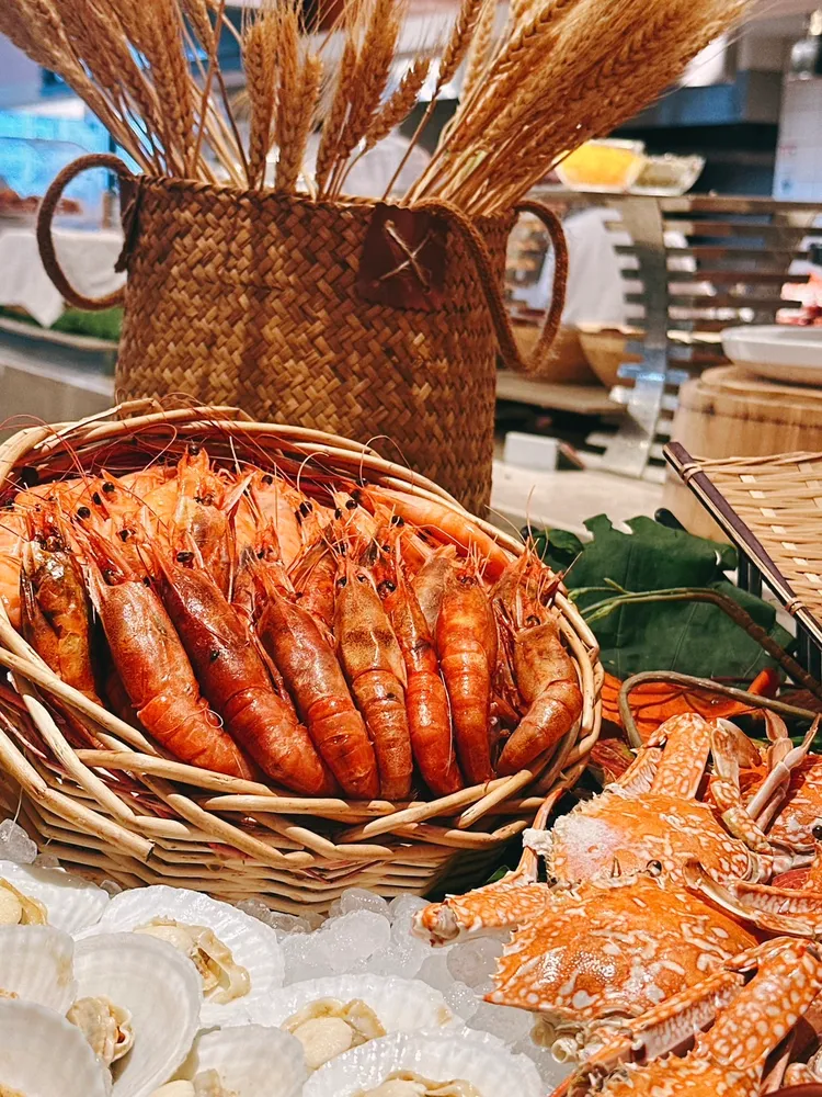 直送海鮮可吃到葡萄蝦等品項。業者提供