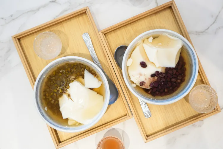 「大燕滋單料豆花」一碗180元，可選一種配料，每碗附大杯鮮燉燕窩。田欣雲攝