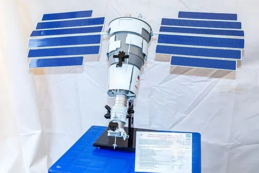 俄衛星成「太空凶器」爆炸狂噴碎片!美太空人急躲1小時 外媒掀陰謀論