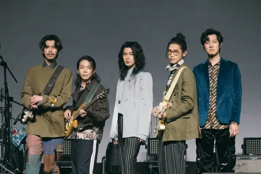 金曲樂團「麋先生」出事了　貝斯手被釘子刺傷！整隻腳插下去送醫