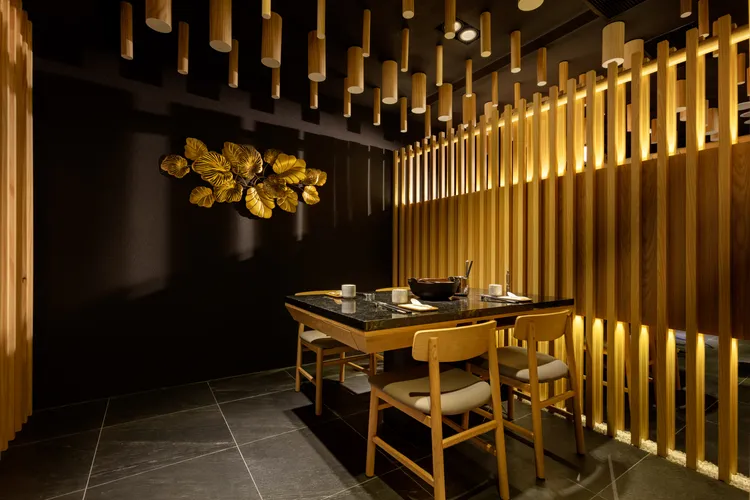 匠極緻火鍋四人包廂彷彿置身日本。業者提供