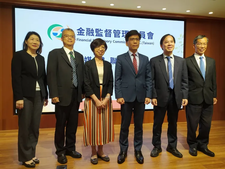 金管會主委彭金隆上任滿一個月，今率各部門主管召開首場媒體聯訪記者會。許麗珍攝