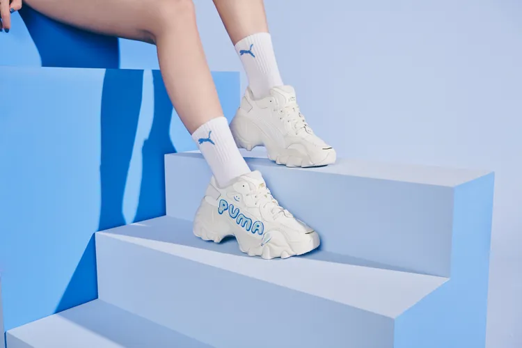 Pulsar Wedge Cloud雲朵厚底鞋擁有搶眼波浪線條。品牌提供