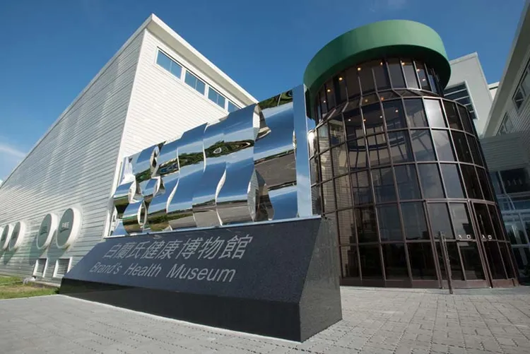 白蘭氏健康博物館帶您認識雞精的製作過程、品嚐各種創意雞精產品，暑期還有豐富的浮世繪特展、精采的音樂演奏、趣味的街頭藝術家演出。業者提供