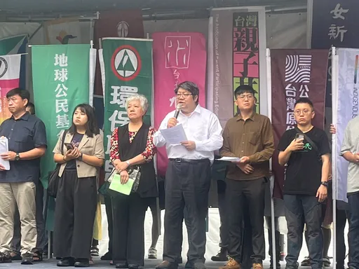 按身分證輪流排班!青鳥行動再集結立院外 警告國民黨「別背離民意」