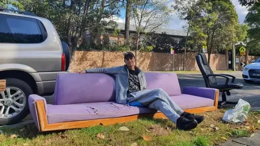 「吃飽飯就上街閒晃」 他靠拾荒年賺兩桶金!名牌包、家電撿到手軟