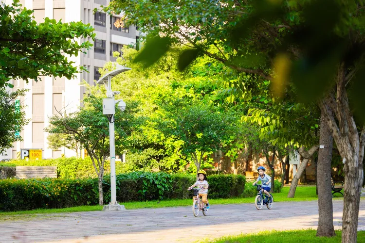 中路特區以純住重劃為特色，吸引換屋客層進駐。
