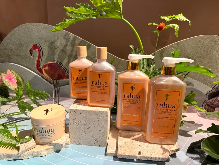 rahua島嶼花園煥活系列，洗髮精275ml／1250元、475ml／1800元、補充包280ml／1100元；潤髮乳275ml／1300元、475ml／1950元、補充包280ml／1200元；捲髮保濕霜177ml／1750元。張家玲攝