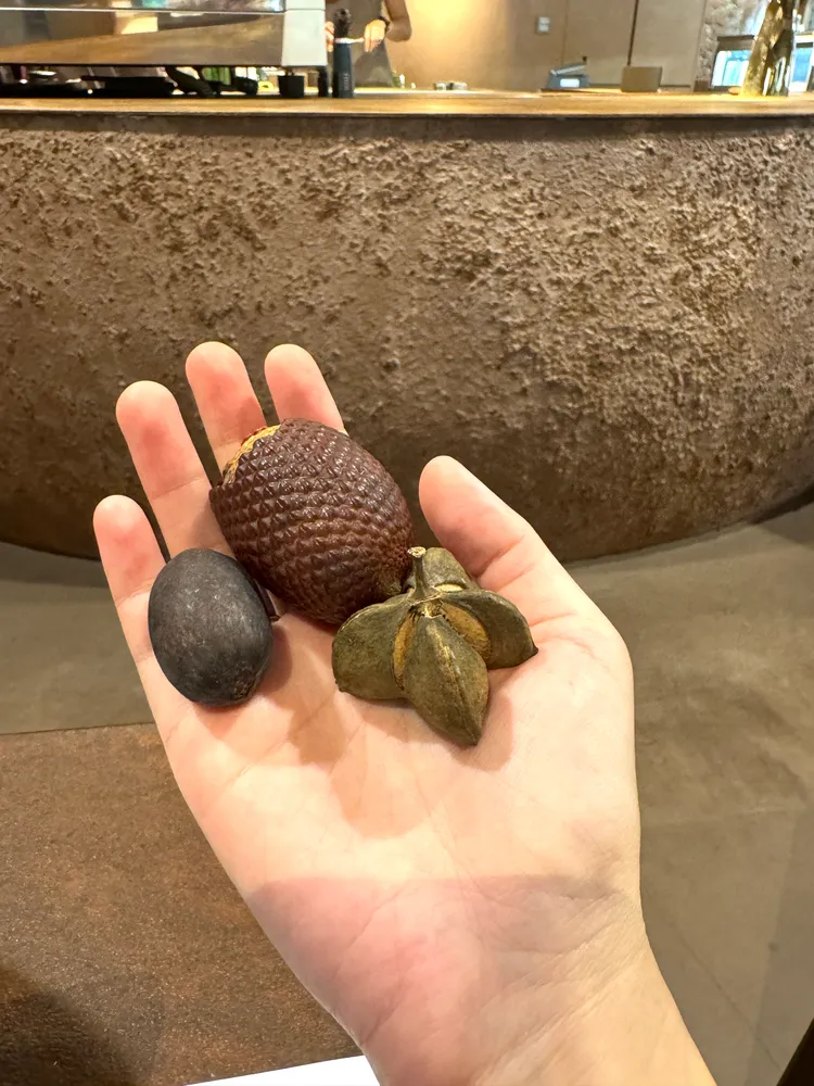 rahua島嶼花園煥活系列中使用到的有機果油。張家玲攝