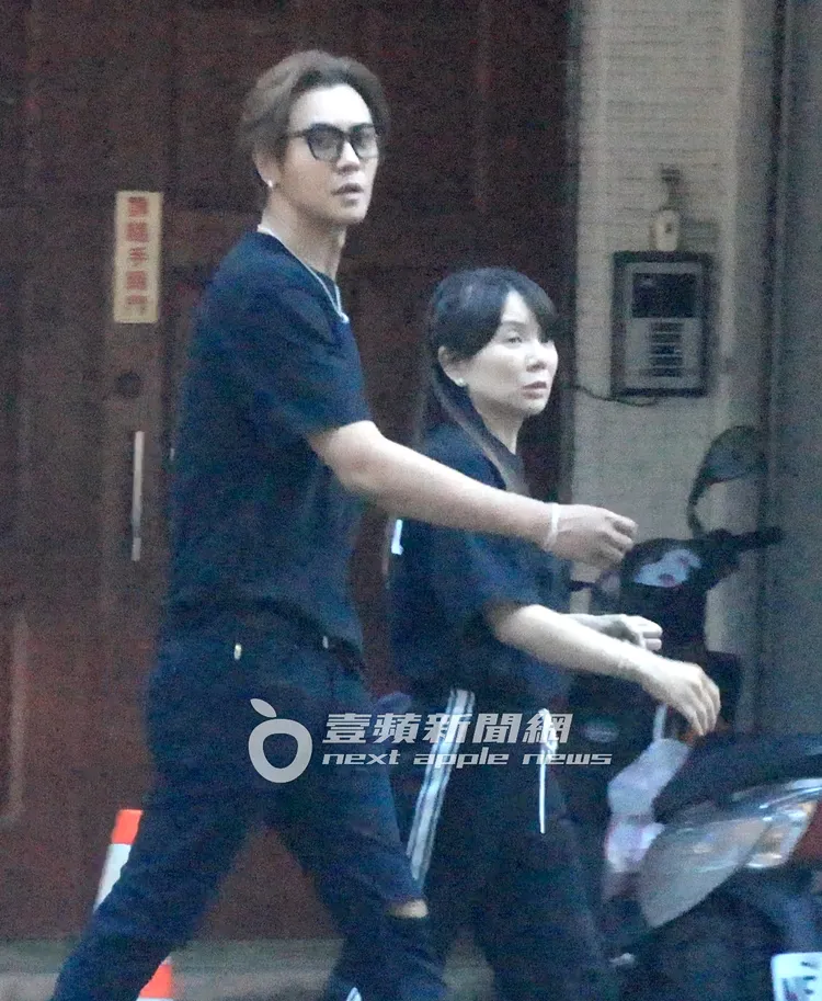 羅志祥合作26年的經紀人小霜陪他走到東區精品店。特勤中心攝