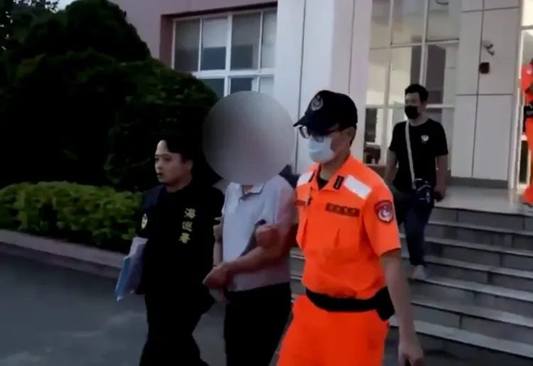 全案依違反《臺灣地區與大陸地區人民關係條例》及《入出國及移民法》移送士林地檢署偵辦。海巡署提供