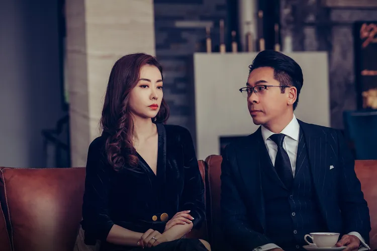 熊黛林(左)與郭政鴻飾演夫妻。TVBS提供