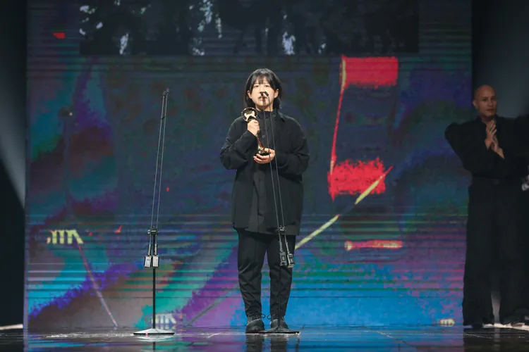 經紀人代領獎。台視提供