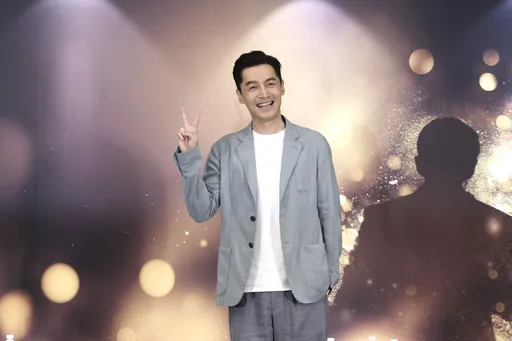 胡歌陪產幫女兒剪臍帶出糗!最幸福時刻1歲女撒嬌喊「抱抱我」