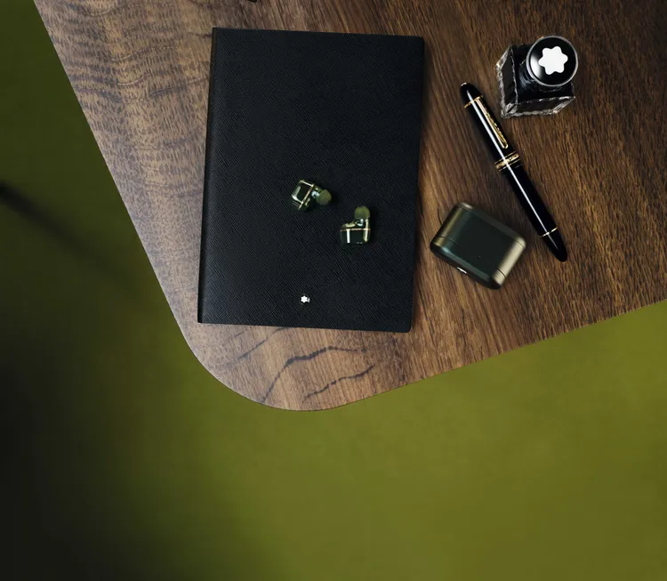 MONTBLANC MTB 03無線藍牙入耳式耳機，$13,100。MONTBLANC提供。