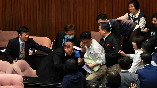 搶周萬來文件遭強送紀律委員會 郭國文反揭3人罪行:國民黨要送的可多了