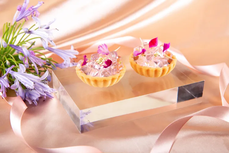 紫羅蘭玫瑰凍塔。業者提供