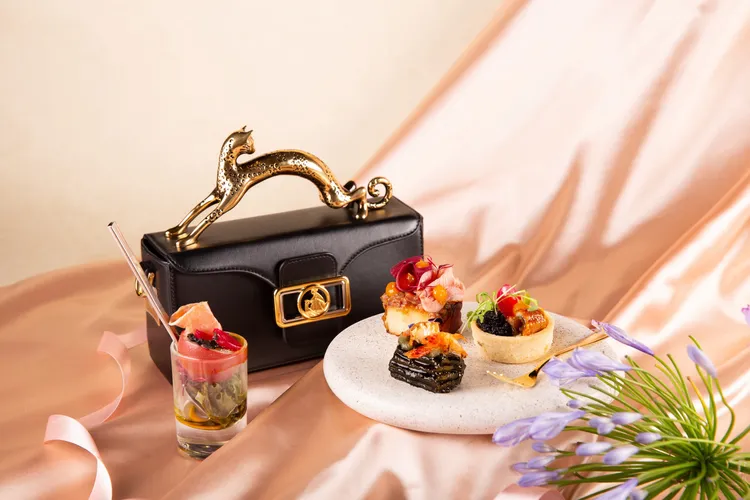 台北萬豪酒店「極致浪潮」下午茶四款精緻鹹點。業者提供