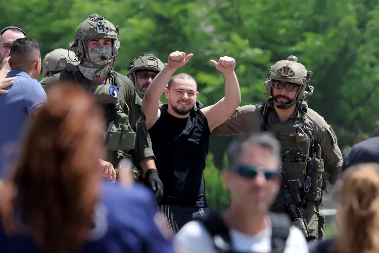 以軍在加薩救出更多人質。路透