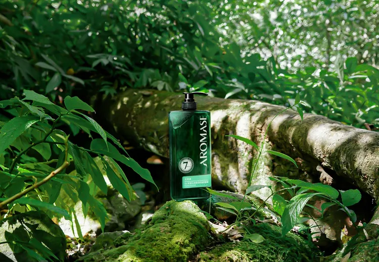 艾瑪絲5α茶樹沁涼高效控油洗髮精限量回歸，僅在品牌官網限定開賣，1000ml／1100元。品牌提供