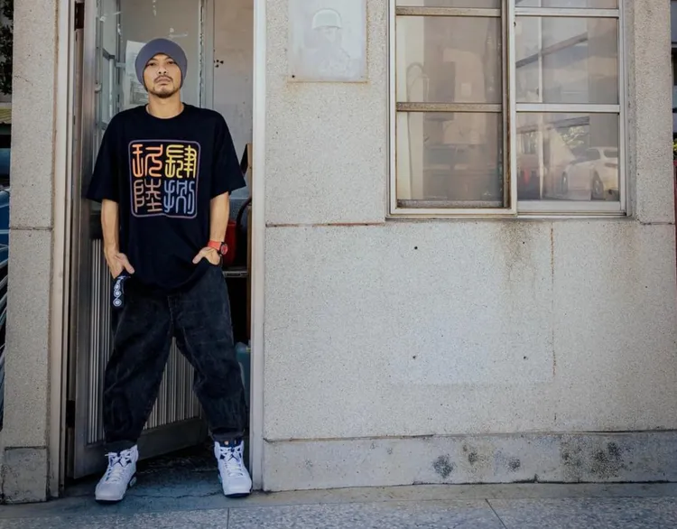 黃明志推《千千萬萬個我》反動版MV聲援全球抗議者。亞洲通文創提供