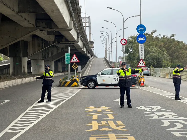 桃園警方加強端節連假交通紓導。桃園市警局提供
