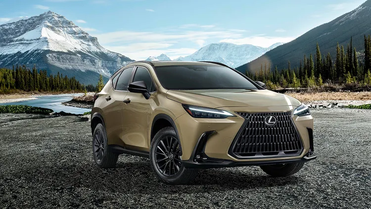 Lexus去年奪下台灣最暢銷豪華品牌寶座，中型SUV休旅NX車系更是品牌主力，平均每月有著千餘輛交車數。圖為今年追加的NX 350 Overtrail版車型，加入更多戶外曠野元素。原廠照片