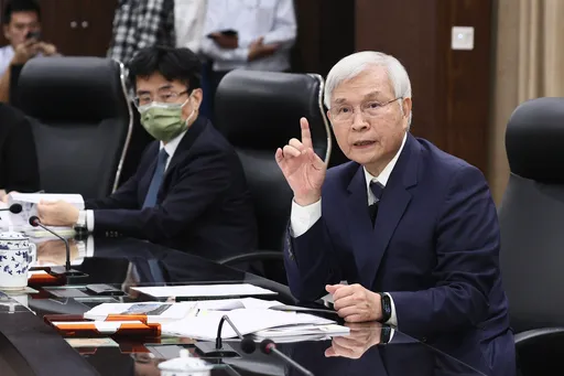 央行：上修今年經濟成長率至3.77%　估CPI落在2.12%
