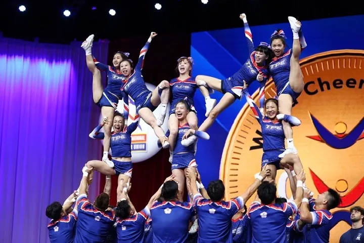 中華大學競技啦啦隊。中華大學提供