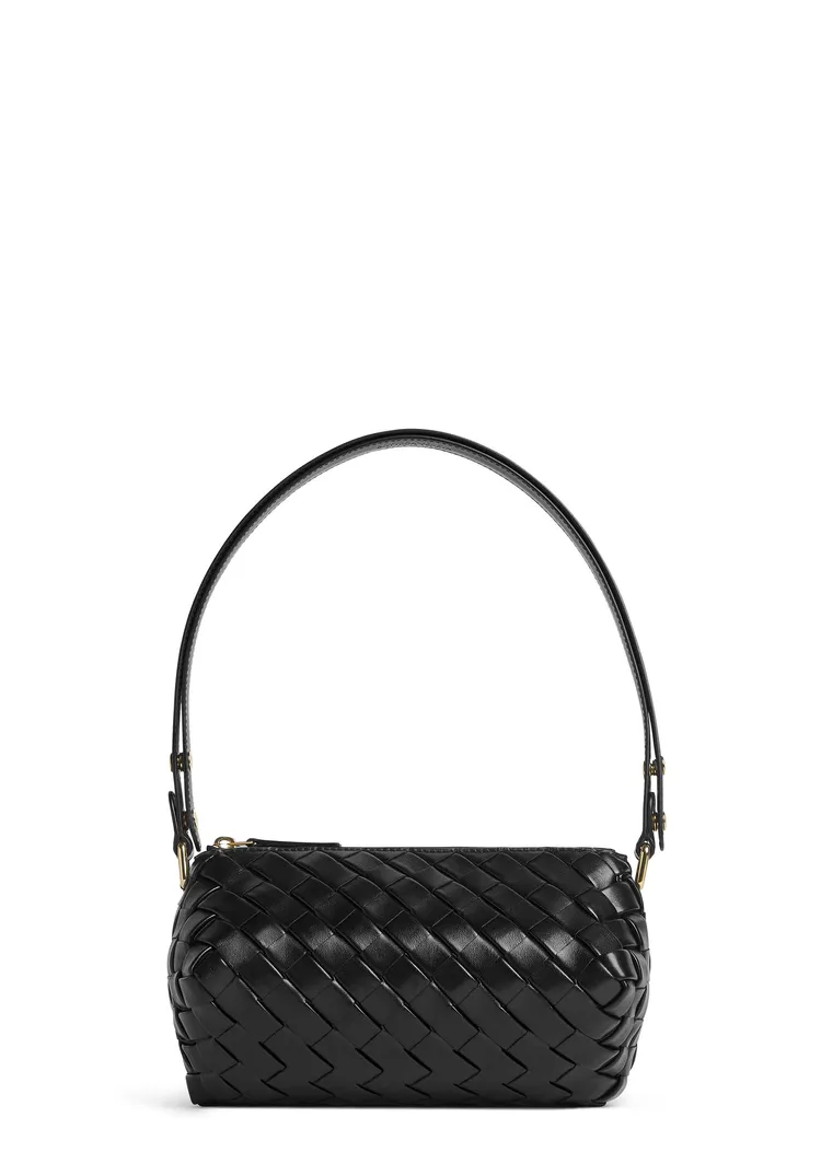 Kit編織皮革肩背包，8萬1000元。品牌提供
