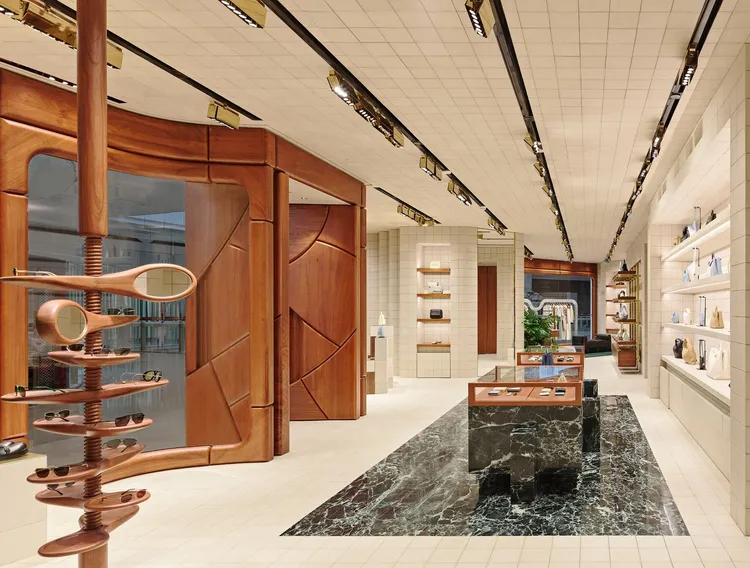 胡桃木元素為店內點綴溫暖感受。品牌提供