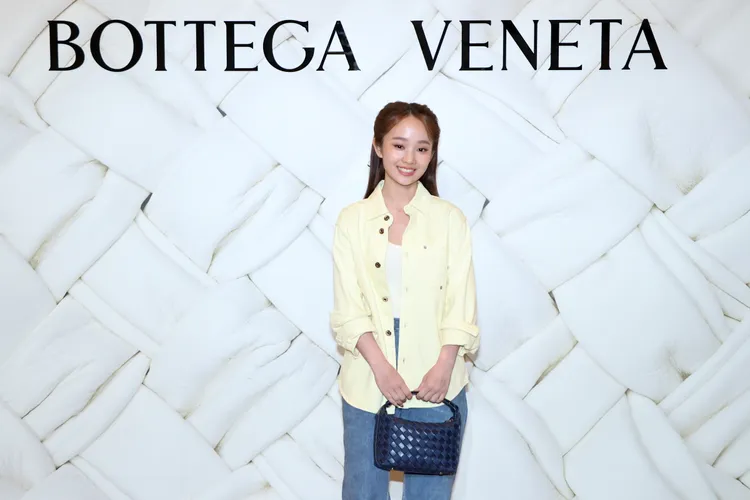 方郁婷首次出席時尚活動就遇到大陣仗。攝影中心攝