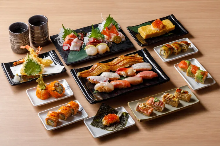 為歡慶北台灣首店開幕，若櫻壽司西門店搶先公開海外人氣「壽司卷」，為饕客們帶來不同的美食體驗。業者提供