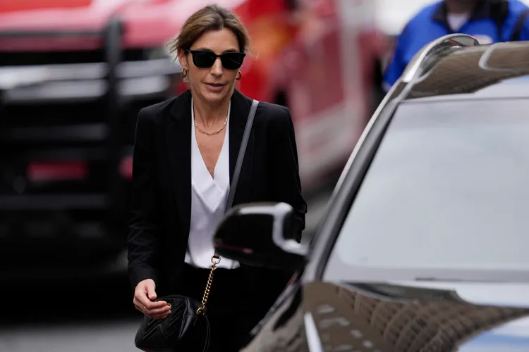 杭特的大嫂、也是前女友海莉，出庭作證曾丟掉他的槍。美聯社