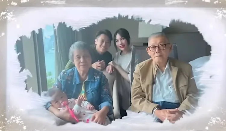 尼克與老婆Ashly及岳父、岳母合照，一家團圓照，因岳父離世已難再重現。翻攝尼克YT