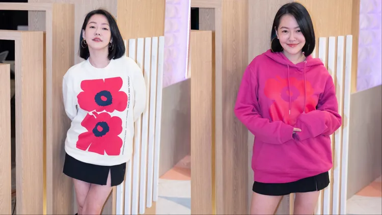 小S分別搭配白底雙紅Unikko游霓可有機棉質上衣、紫桃紅連帽上衣。品牌提供