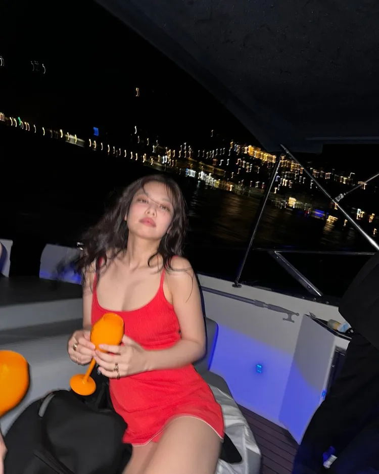 Jennie參加JACQUEMUS的派對。翻攝Jennie IG